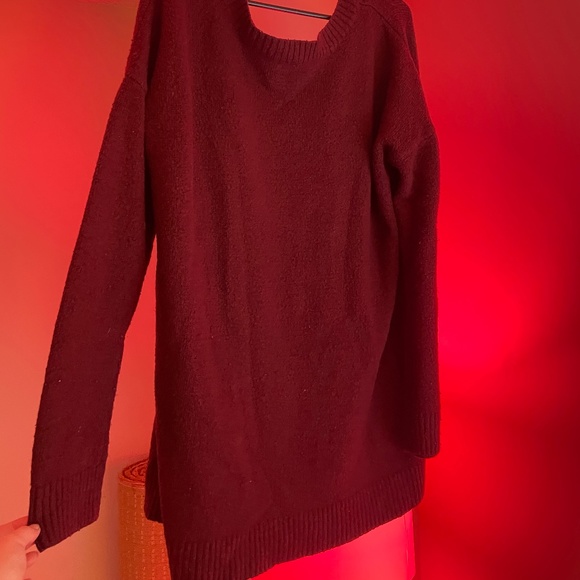 Low cut sweater - Picture 2 of 3